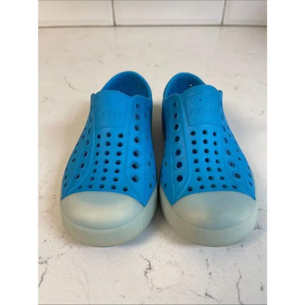 Native Jefferson Sugarlite Glow - Wave Blue / Glow Kids Water Shoes Size 9